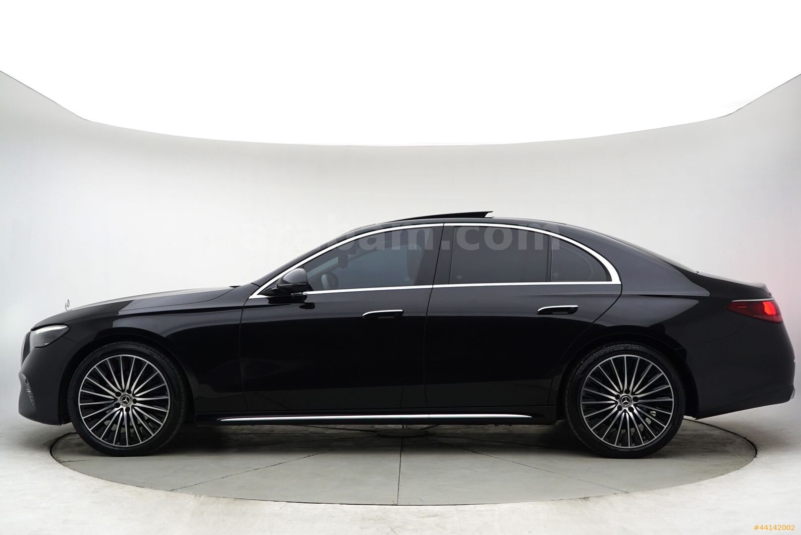 Galeriden Mercedes - Benz E 180 Edition 1 Exclusive 2025 Model Antalya 17.000 km Siyah 6