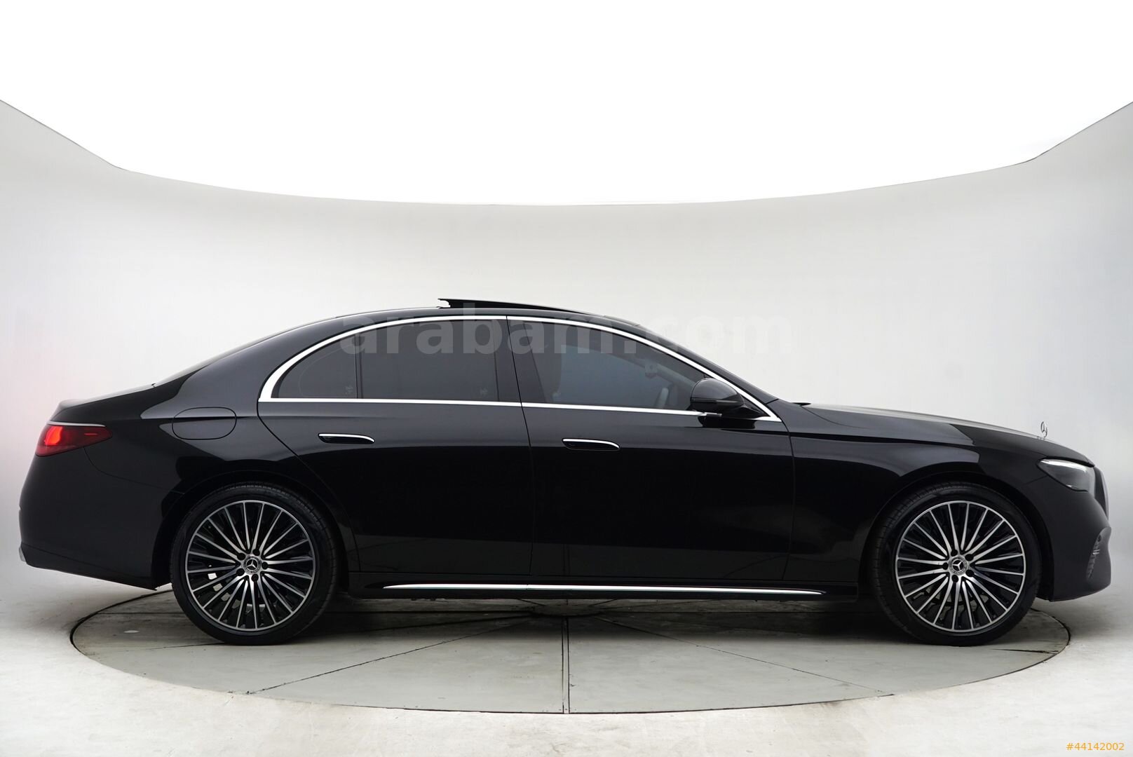 Galeriden Mercedes - Benz E 180 Edition 1 Exclusive 2025 Model Antalya 17.000 km Siyah 7