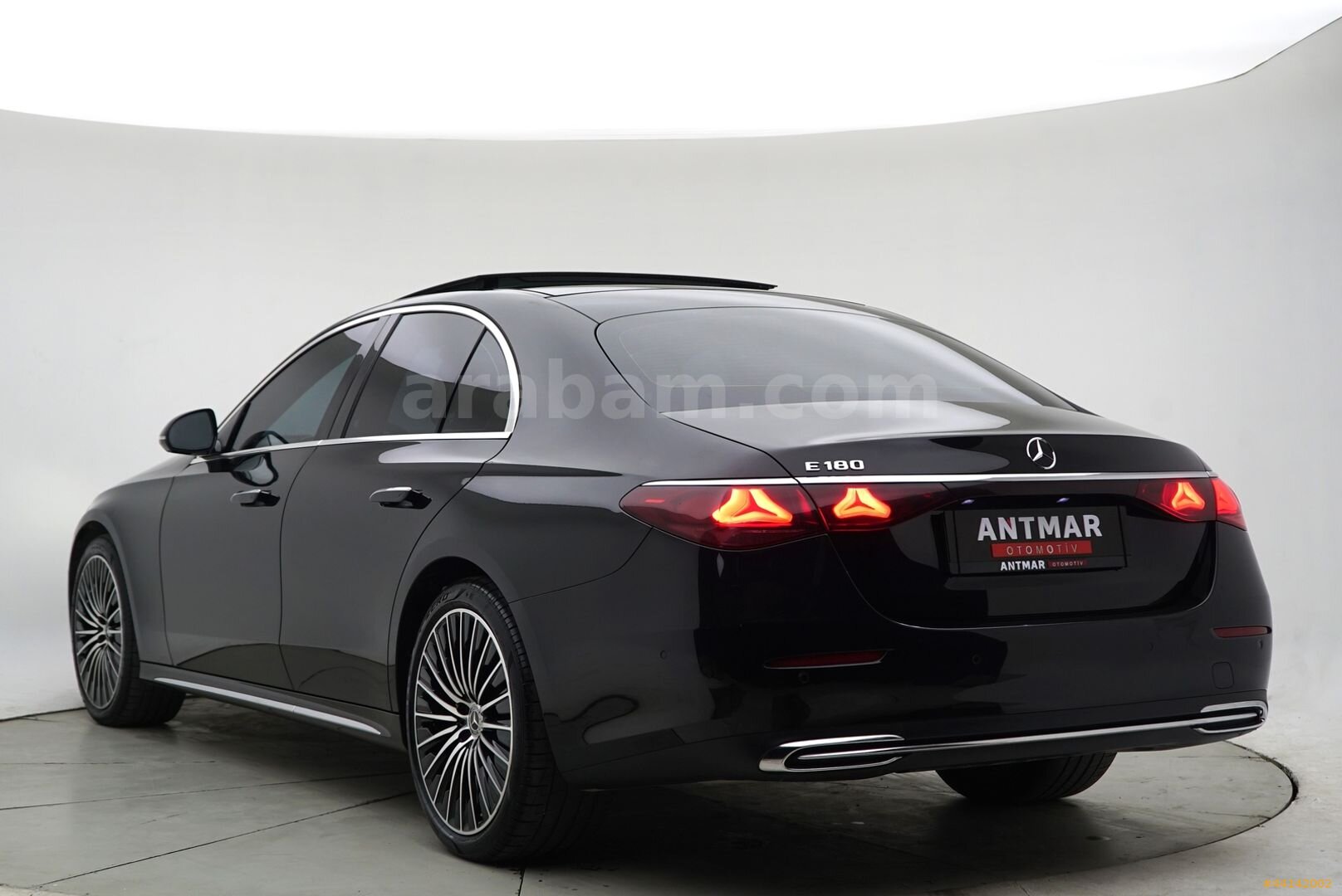 Galeriden Mercedes - Benz E 180 Edition 1 Exclusive 2025 Model Antalya 17.000 km Siyah 5