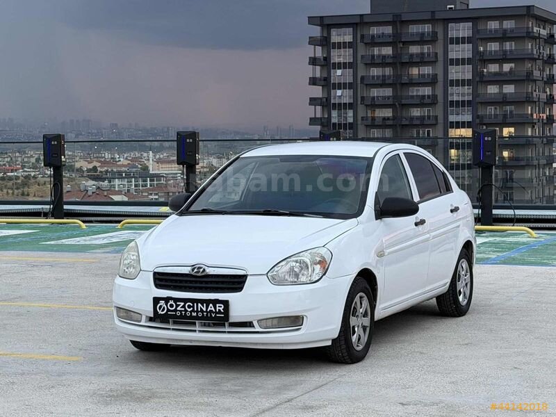 Galeriden Hyundai Accent Era 1.4 Team 2010 Model Ankara 360.000 km Beyaz