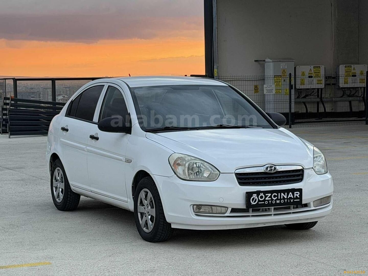 Galeriden Hyundai Accent Era 1.4 Team 2010 Model Ankara 360.000 km Beyaz 4