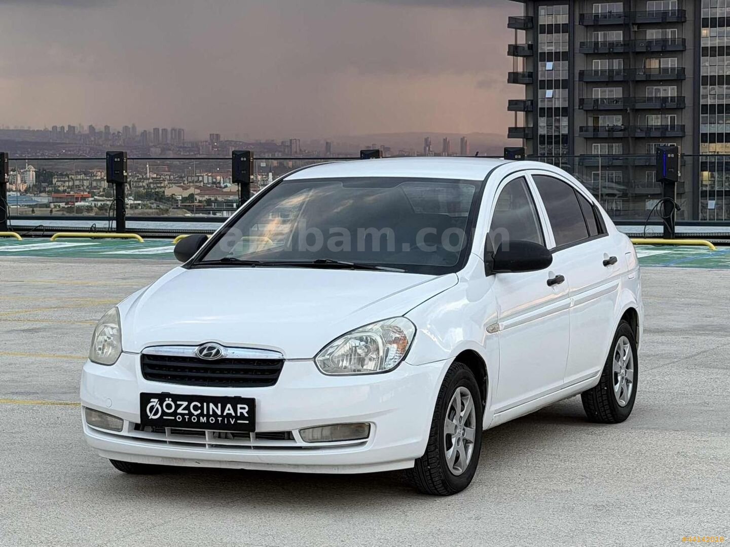 Galeriden Hyundai Accent Era 1.4 Team 2010 Model Ankara 360.000 km Beyaz 3