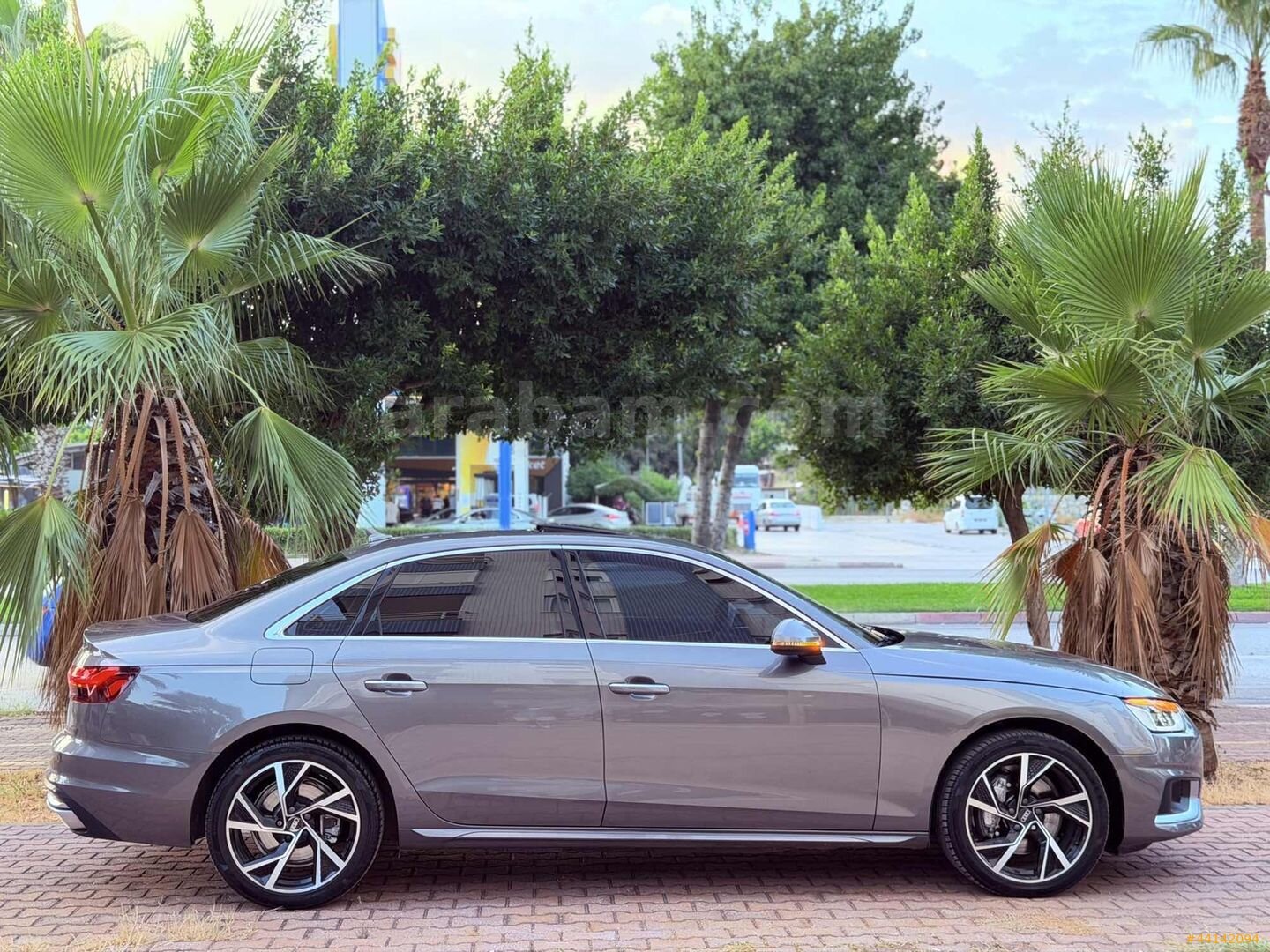 Galeriden Audi A4 Sedan 40 TDI Quattro Advanced 2020 Model Antalya 162.000 km Gri 3