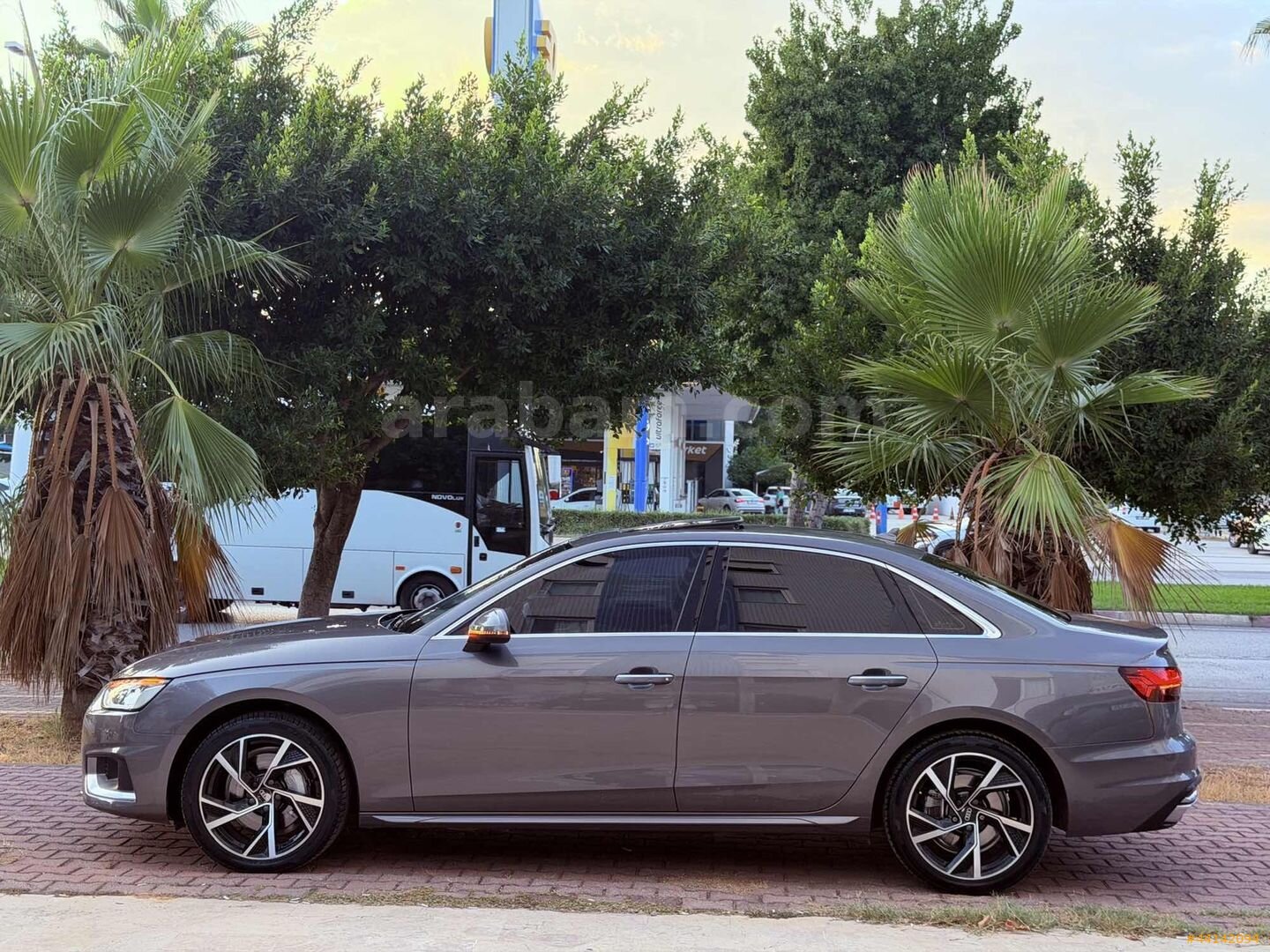 Galeriden Audi A4 Sedan 40 TDI Quattro Advanced 2020 Model Antalya 162.000 km Gri 2