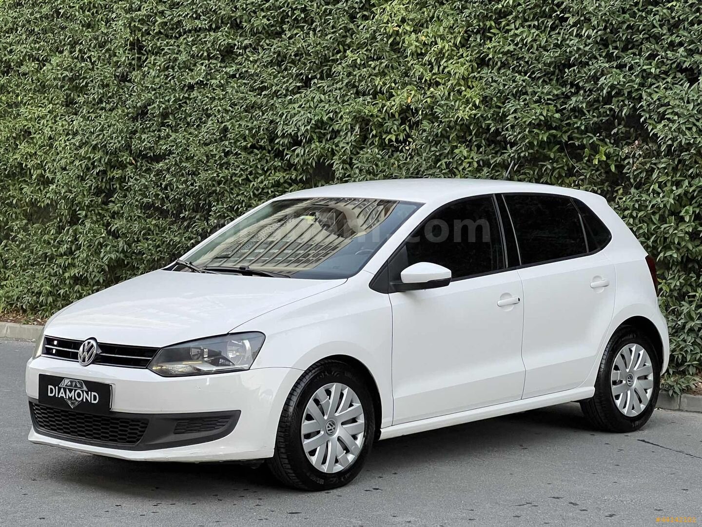 Galeriden Volkswagen Polo 1.6 TDi Comfortline 2014 Model İstanbul 179.000 km Beyaz 4
