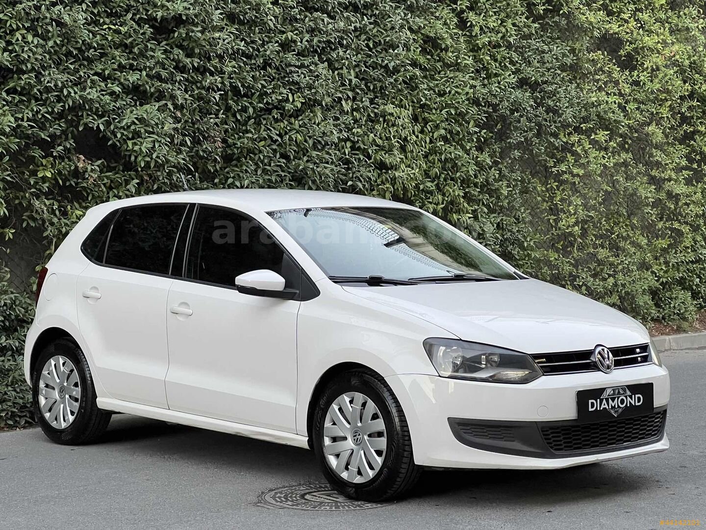 Galeriden Volkswagen Polo 1.6 TDi Comfortline 2014 Model İstanbul 179.000 km Beyaz 2