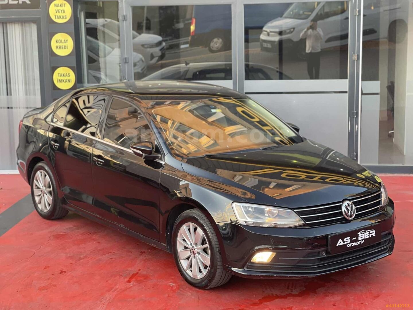 Galeriden Volkswagen Jetta 1.6 TDi Comfortline 2015 Model İstanbul 189.000 km Siyah 7