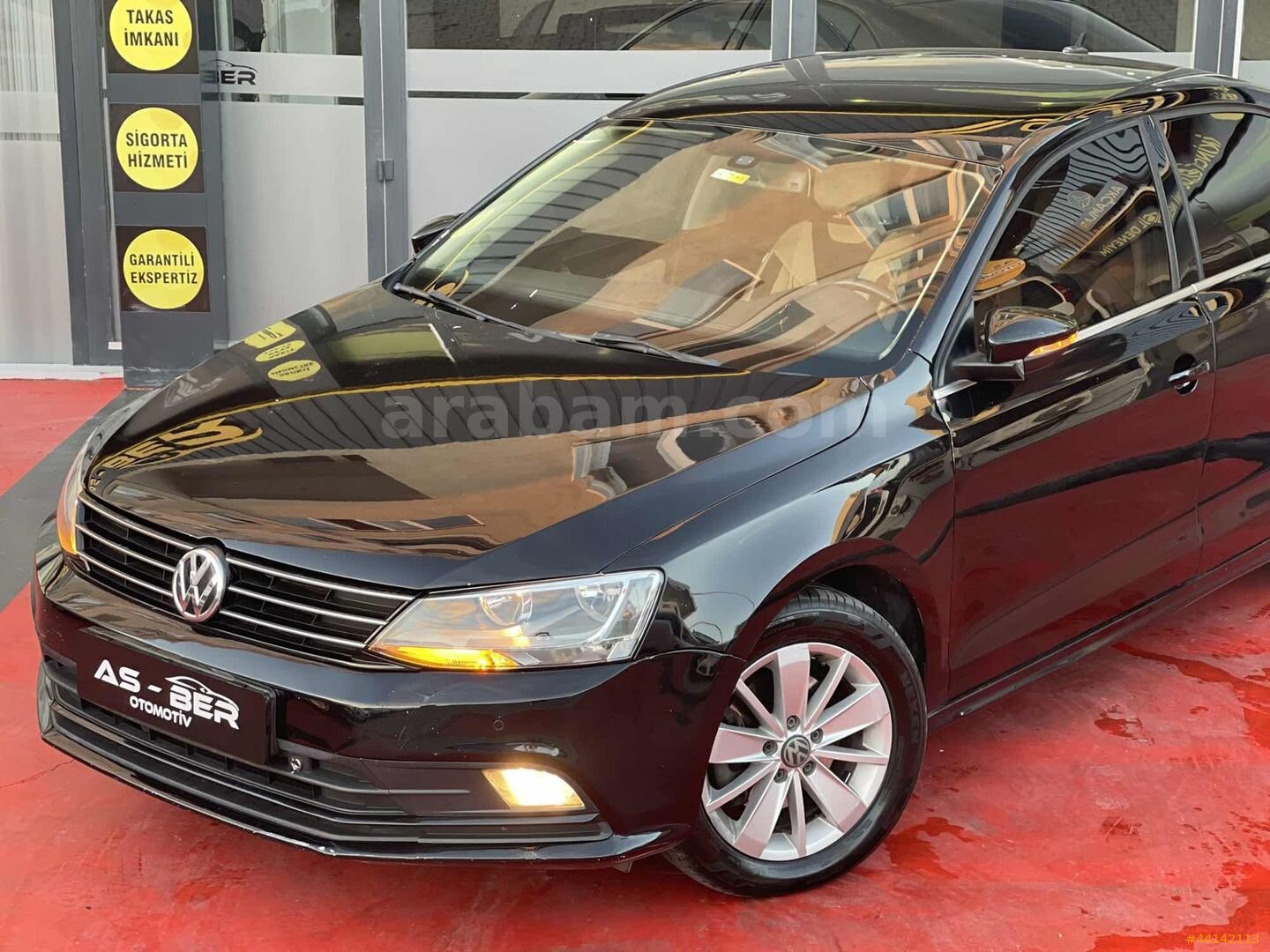 Galeriden Volkswagen Jetta 1.6 TDi Comfortline 2015 Model İstanbul 189.000 km Siyah 3