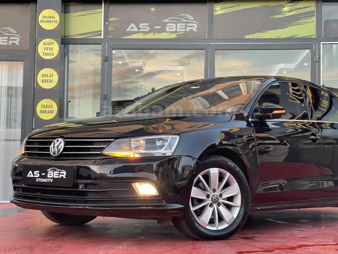 Galeriden Volkswagen Jetta 1.6 TDi Comfortline 2015 Model İstanbul 189.000 km Siyah 4