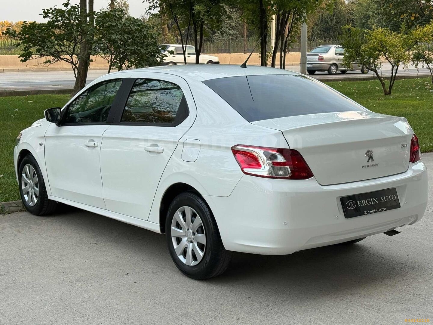 Galeriden Peugeot 301 1.6 HDi Active 2016 Model Bursa 195.000 km Beyaz 6