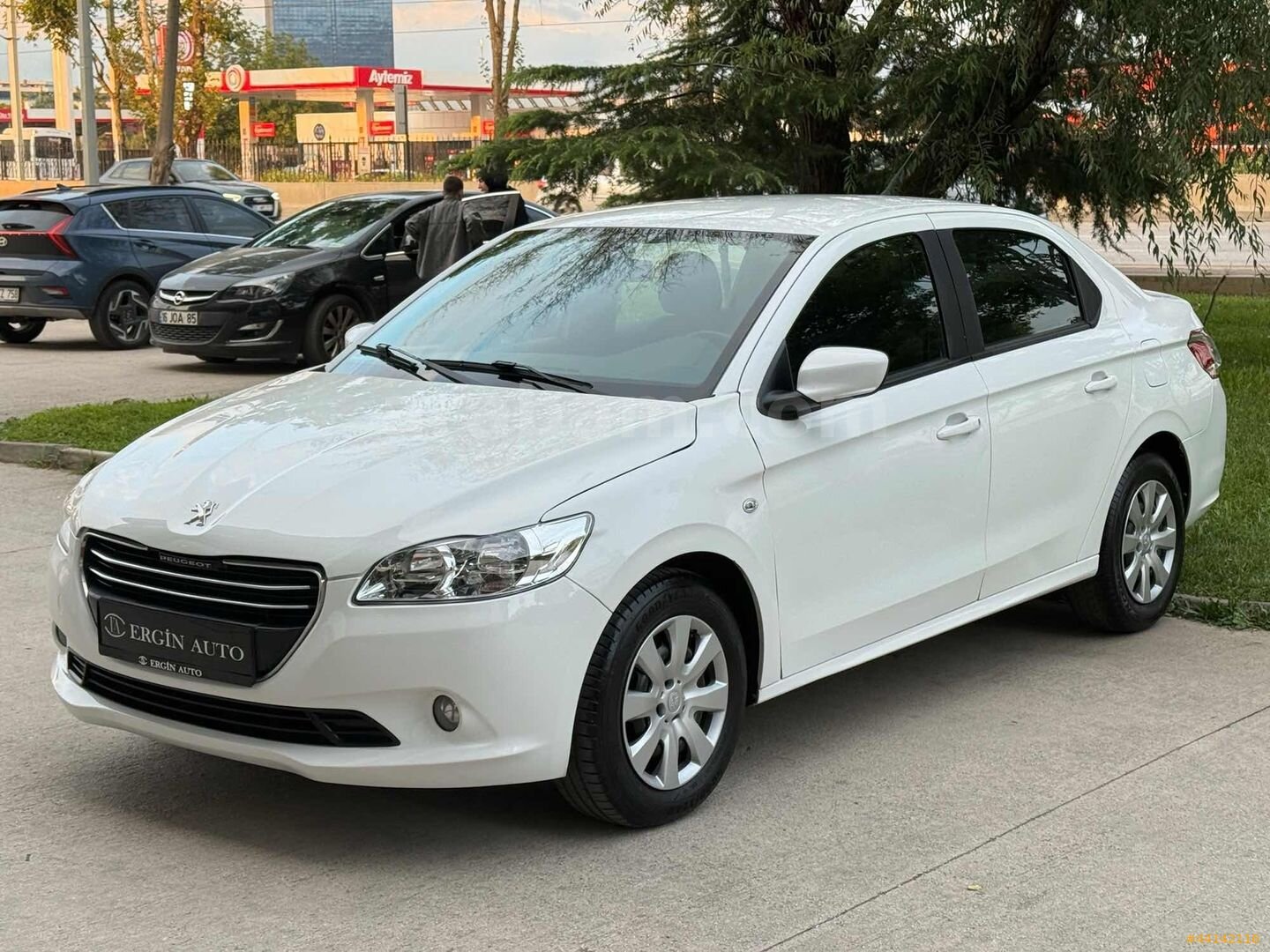 Galeriden Peugeot 301 1.6 HDi Active 2016 Model Bursa 195.000 km Beyaz 3