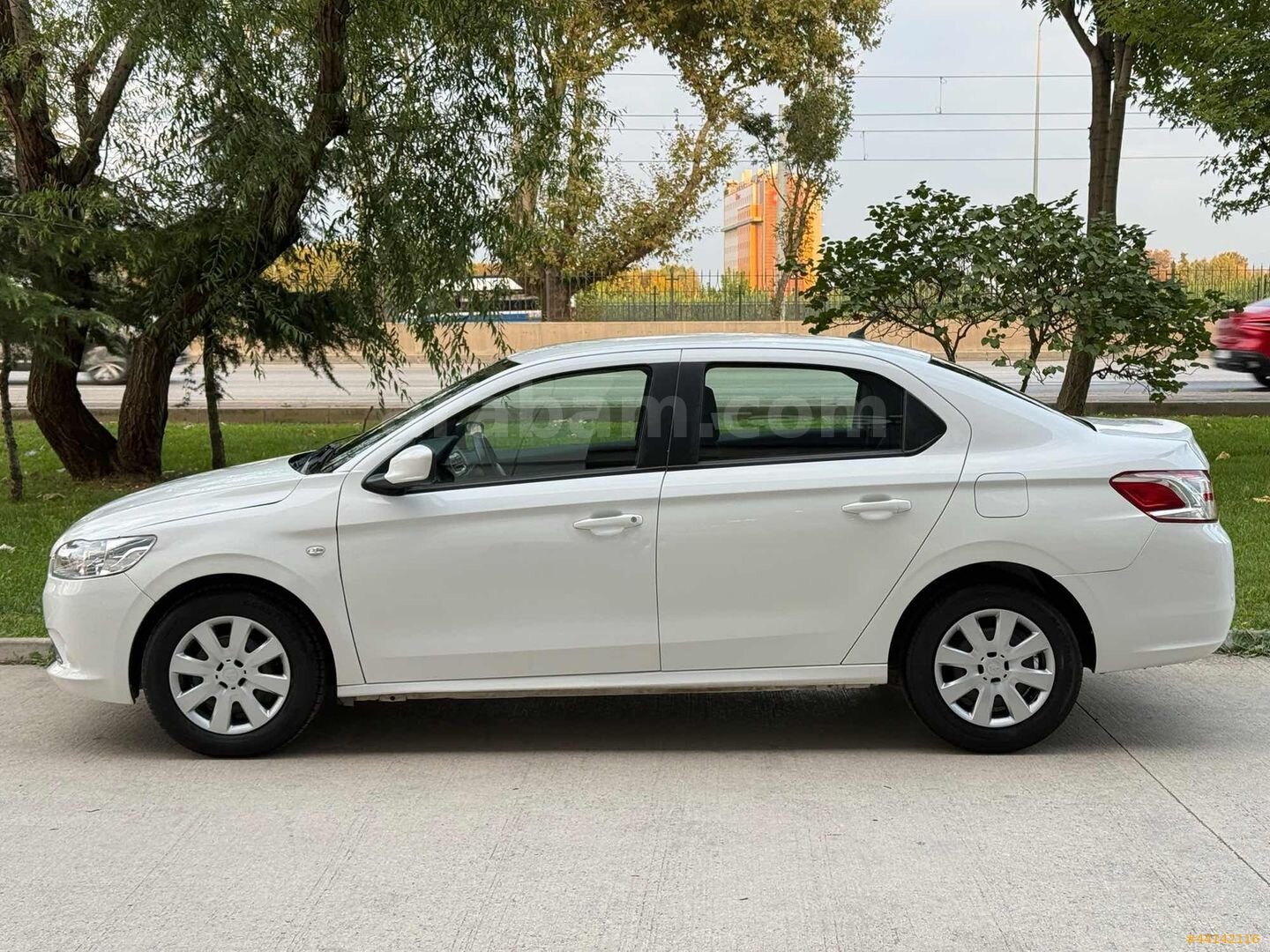 Galeriden Peugeot 301 1.6 HDi Active 2016 Model Bursa 195.000 km Beyaz 4