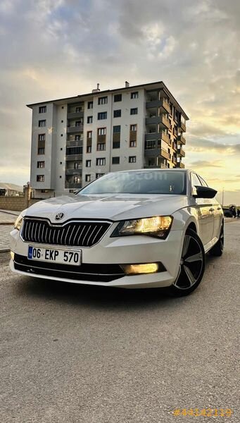 Galeriden Skoda SuperB 1.4 TSI Active 2016 Model Malatya 156.000 km Beyaz