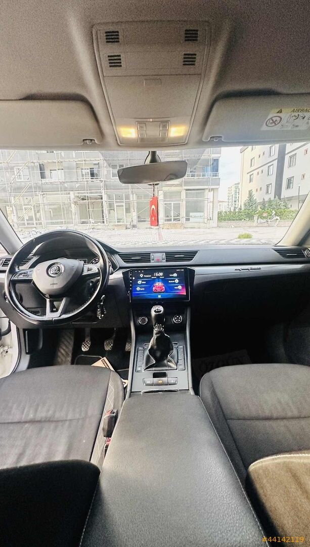 Galeriden Skoda SuperB 1.4 TSI Active 2016 Model Malatya 156.000 km Beyaz 7