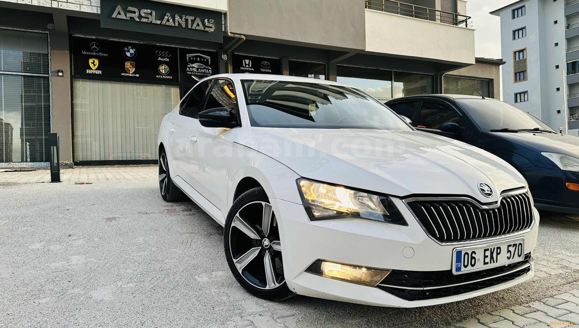 Galeriden Skoda SuperB 1.4 TSI Active 2016 Model Malatya 156.000 km Beyaz 5