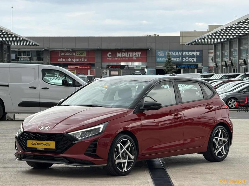 Galeriden Hyundai i20 1.4 MPI Style 2024 Model Ankara 26.000 km Kırmızı