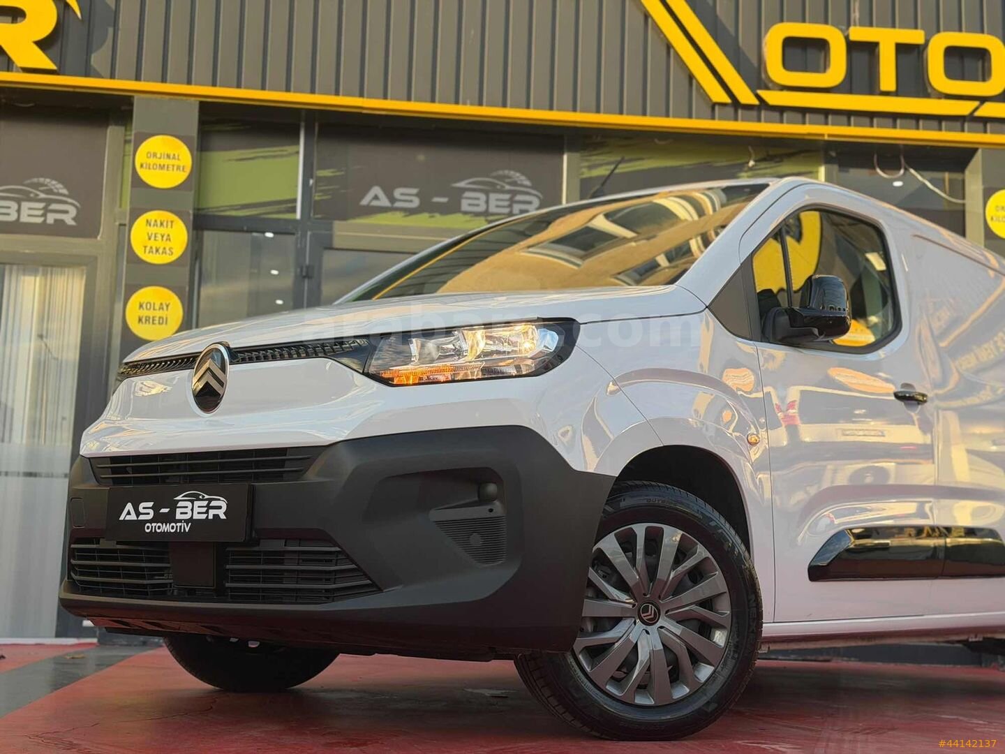2026 CİTROEN BERLİNGO 6.000KM HATASIZ K.KARTINA 12 TAKSİT 4