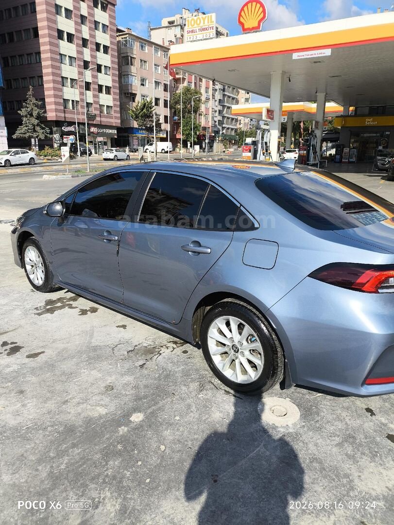 Sahibinden Toyota Corolla 1.8 Hybrid Dream 2022 Model İstanbul 125.500 km Gri (metalik) 3