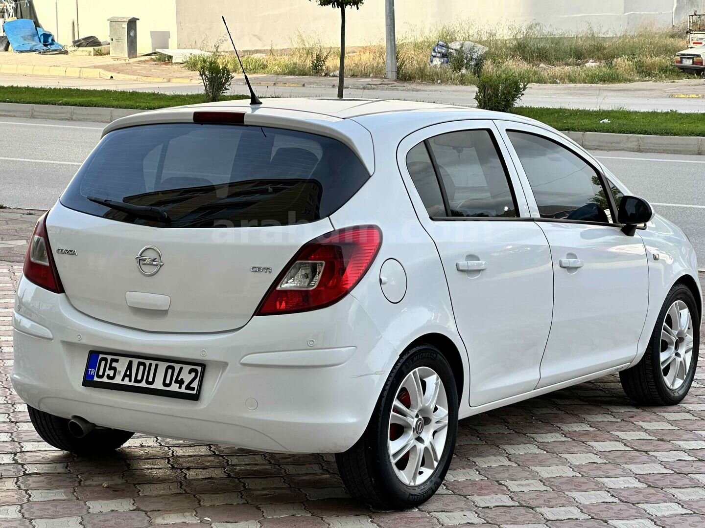 Galeriden Opel Corsa 1.3 CDTI Essentia 2012 Model Amasya 297.000 km Beyaz 5