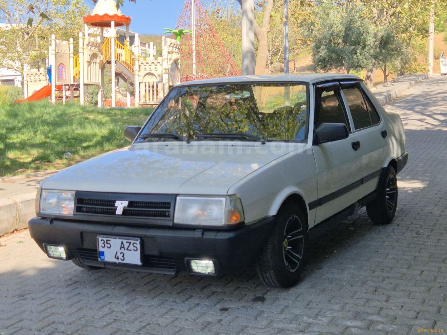 Galeriden Tofaş Şahin 1.6 1992 Model İzmir 67.500 km Beyaz 2
