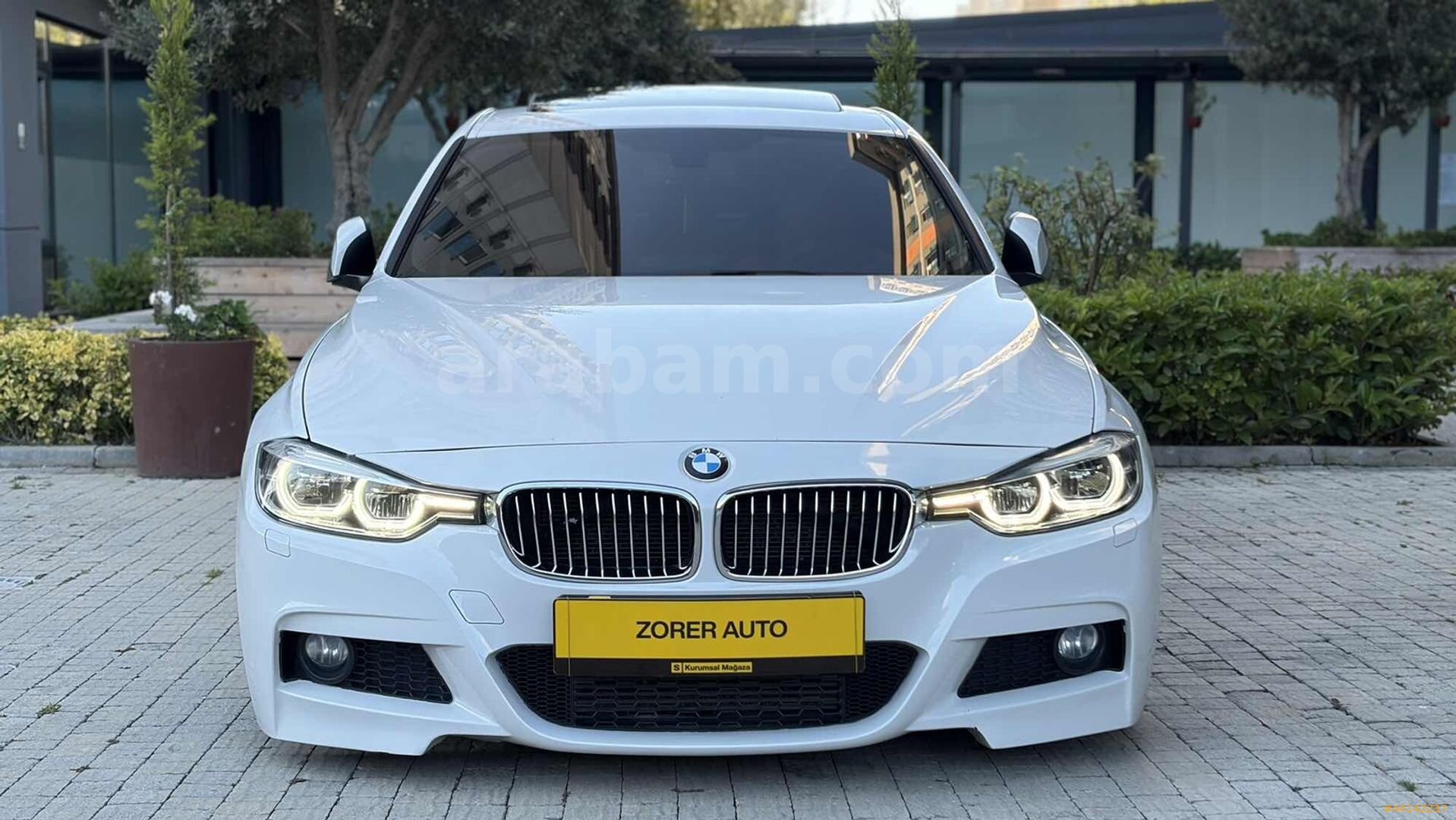 Galeriden BMW 3 Serisi 320d M Sport 2012 Model İstanbul 240.000 km Beyaz 2