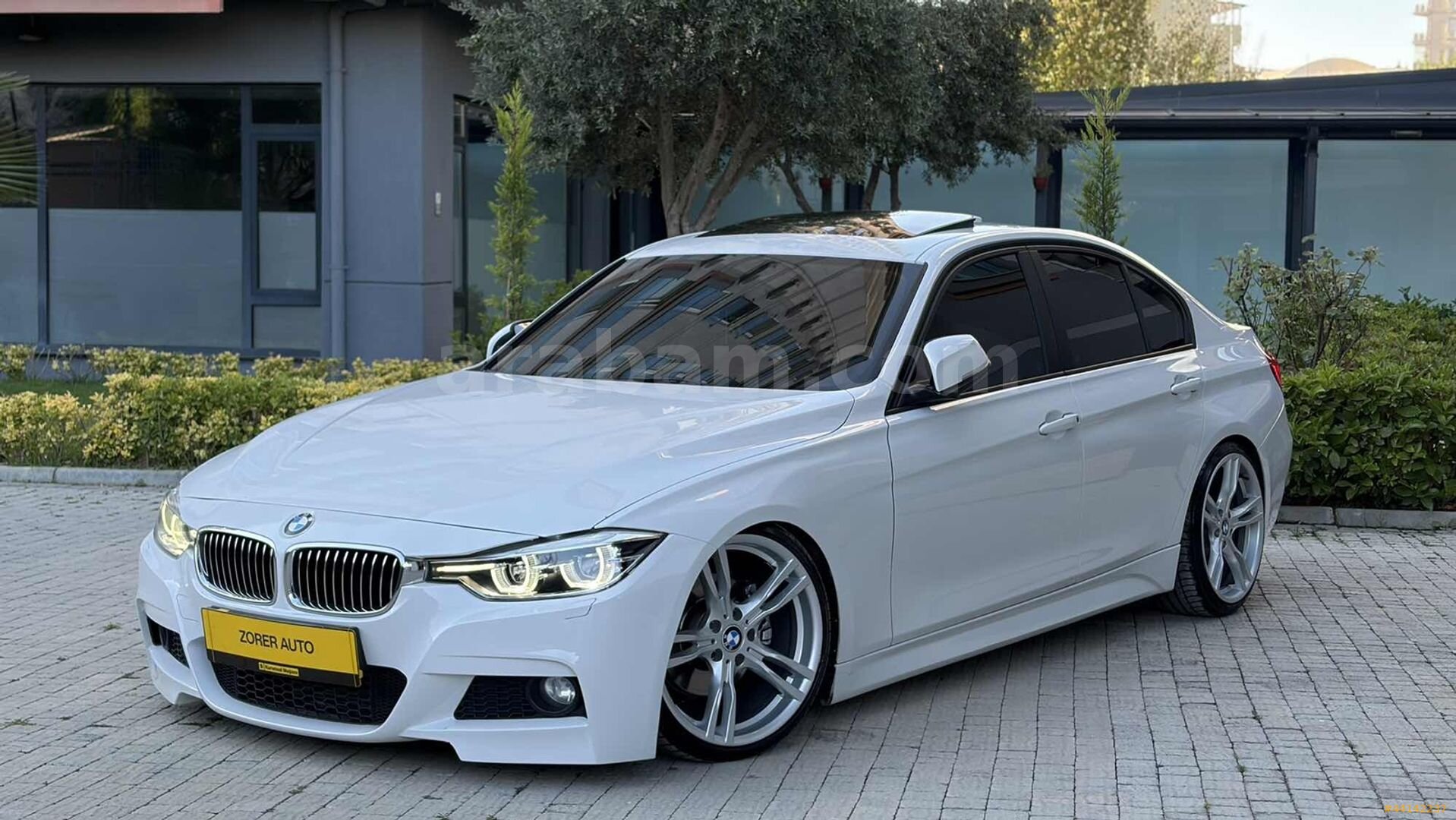 Galeriden BMW 3 Serisi 320d M Sport 2012 Model İstanbul 240.000 km Beyaz 3