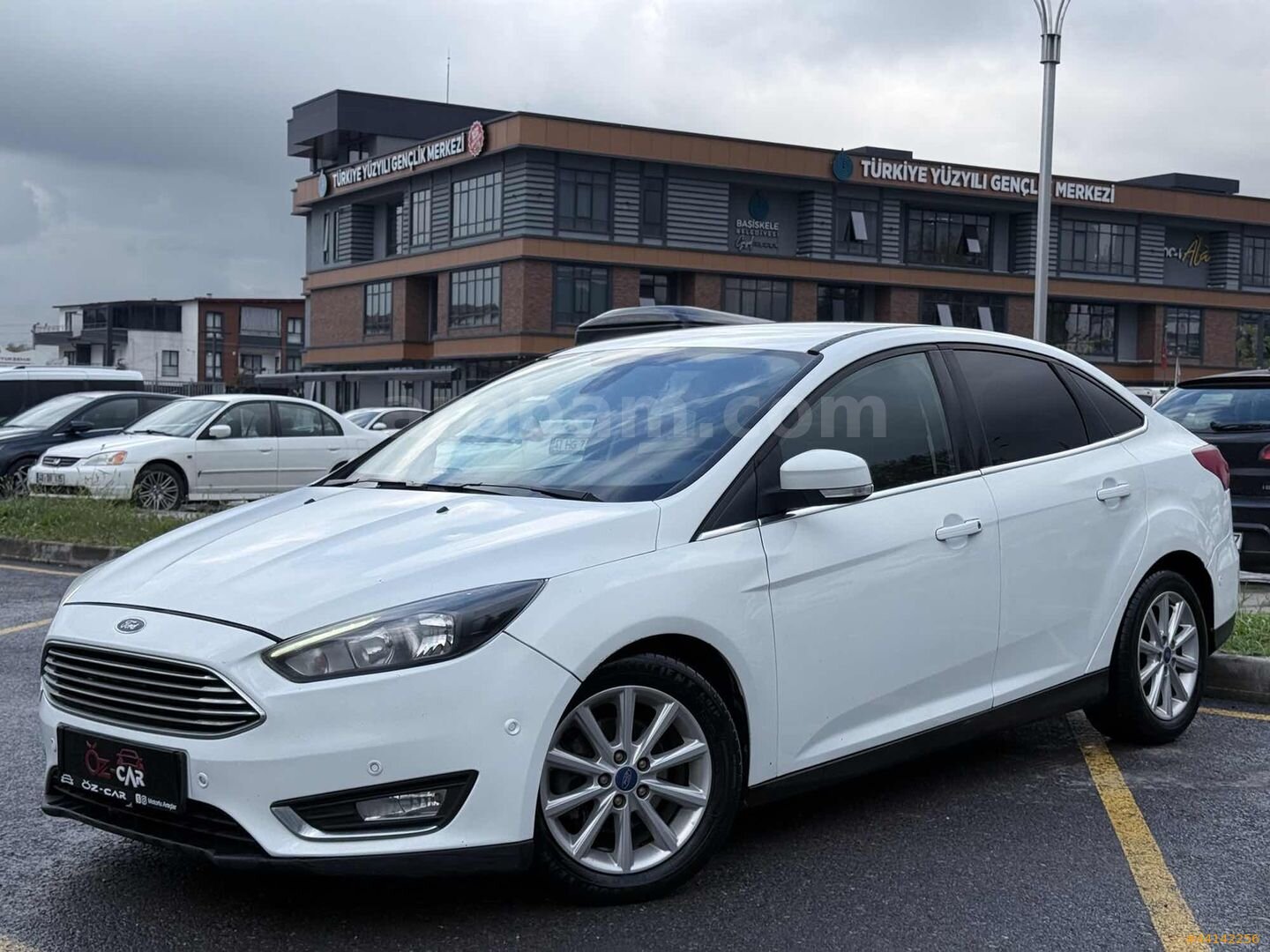 Galeriden Ford Focus 1.5 TDCi Titanium 2018 Model Kocaeli 348.000 km Beyaz 3