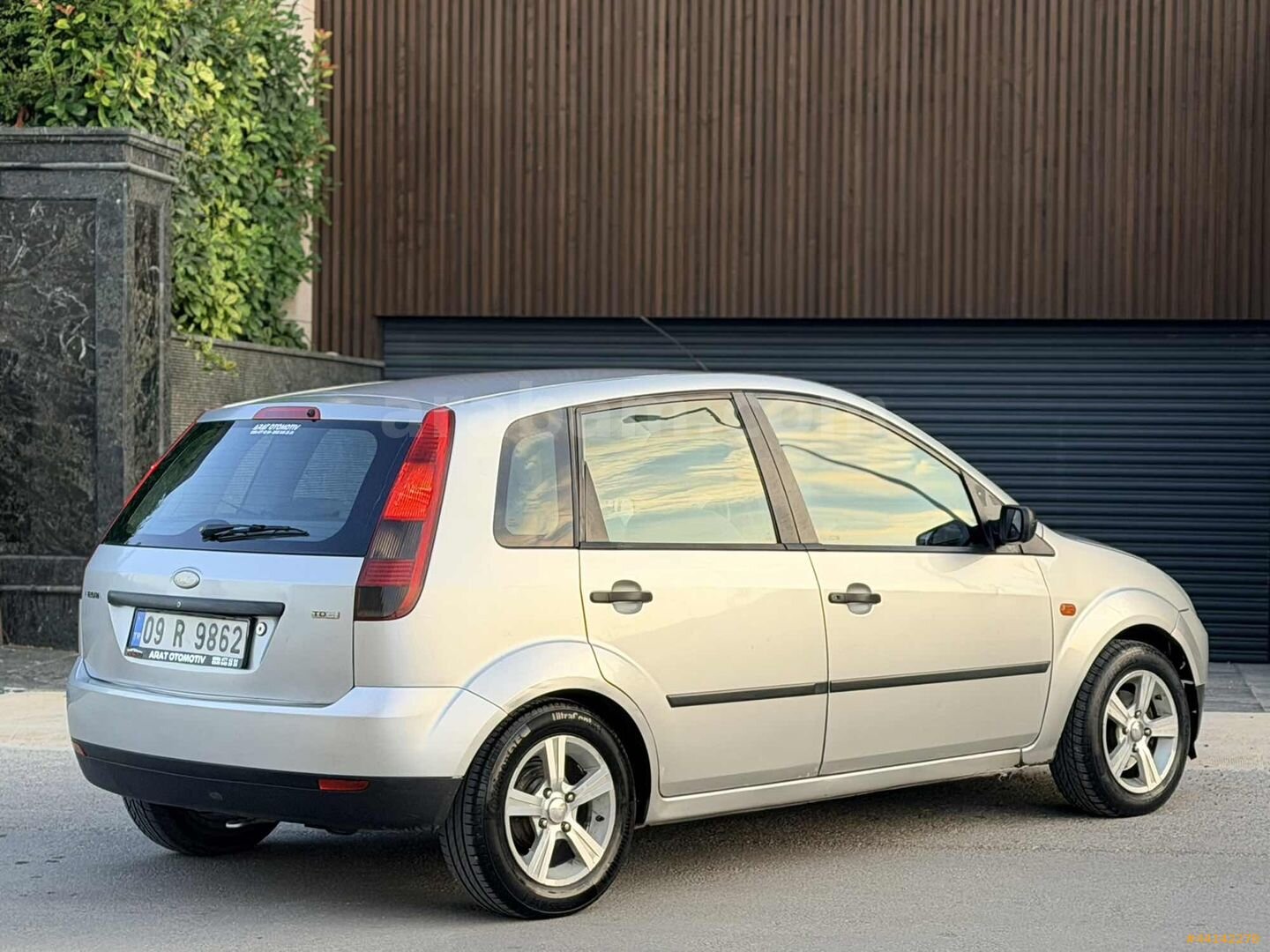Galeriden Ford Fiesta 1.4 TDCi Comfort 2003 Model Denizli 250.000 km Gri 7