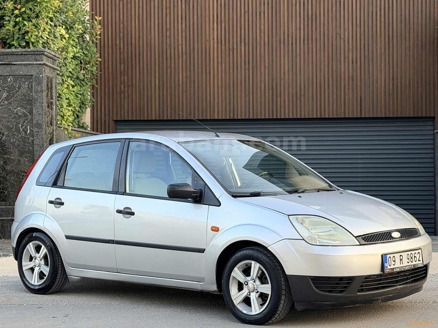 Galeriden Ford Fiesta 1.4 TDCi Comfort 2003 Model Denizli 250.000 km Gri 1