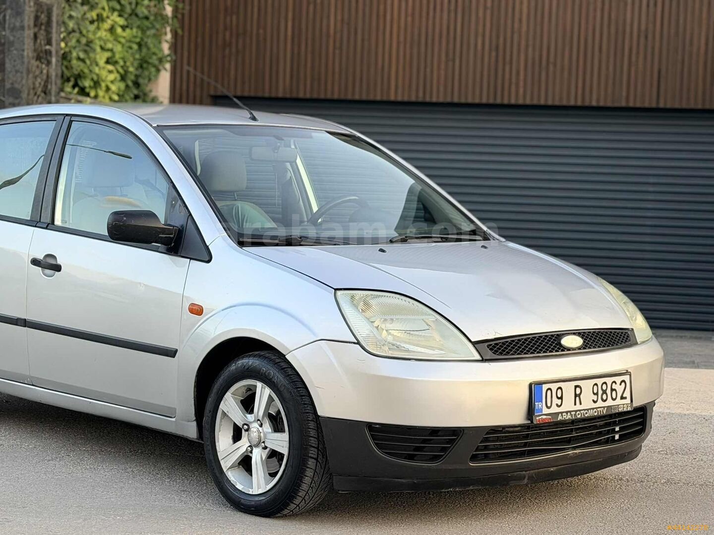 Galeriden Ford Fiesta 1.4 TDCi Comfort 2003 Model Denizli 250.000 km Gri 2