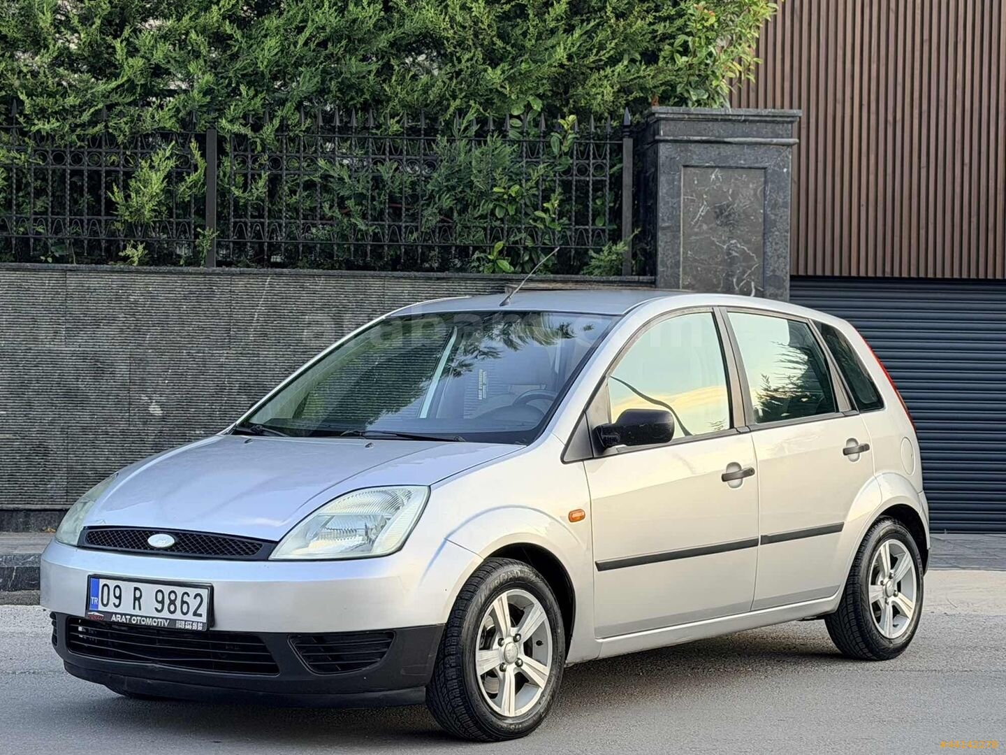 Galeriden Ford Fiesta 1.4 TDCi Comfort 2003 Model Denizli 250.000 km Gri 3