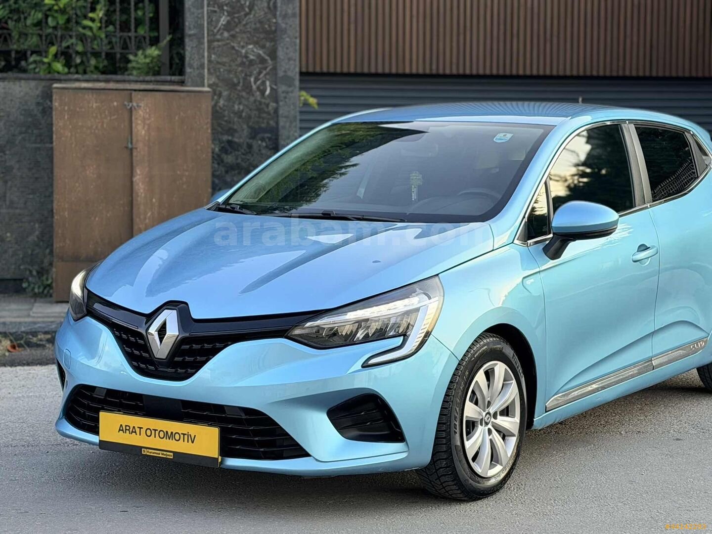 Galeriden Renault Clio 1.0 TCe Icon 2021 Model Denizli 141.000 km Mavi 2