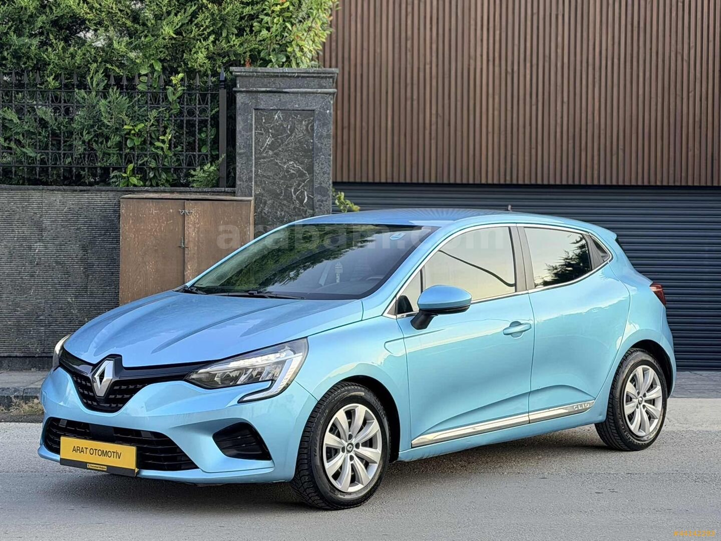 Galeriden Renault Clio 1.0 TCe Icon 2021 Model Denizli 141.000 km Mavi 1