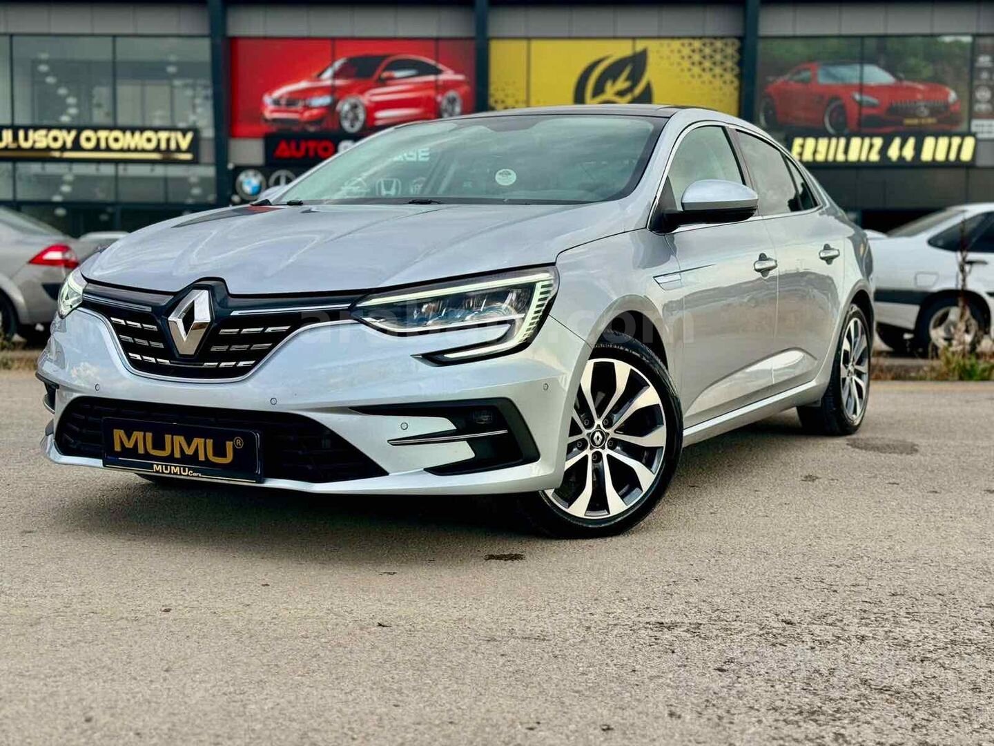 Galeriden Renault Megane 1.5 Blue DCI Icon 2025 Model Ankara 9.000 km Gri 2