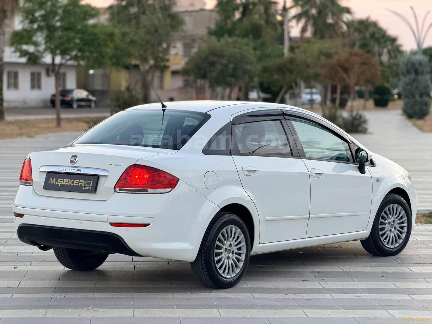 Galeriden Fiat Linea 1.3 Multijet Pop 2016 Model Mersin 131.500 km Beyaz 3