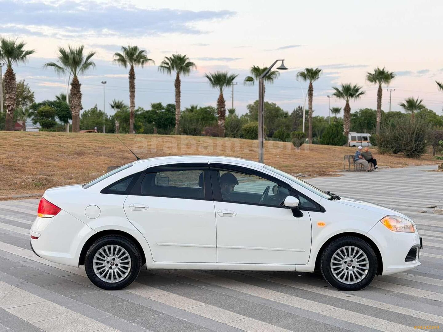 Galeriden Fiat Linea 1.3 Multijet Pop 2016 Model Mersin 131.500 km Beyaz 5