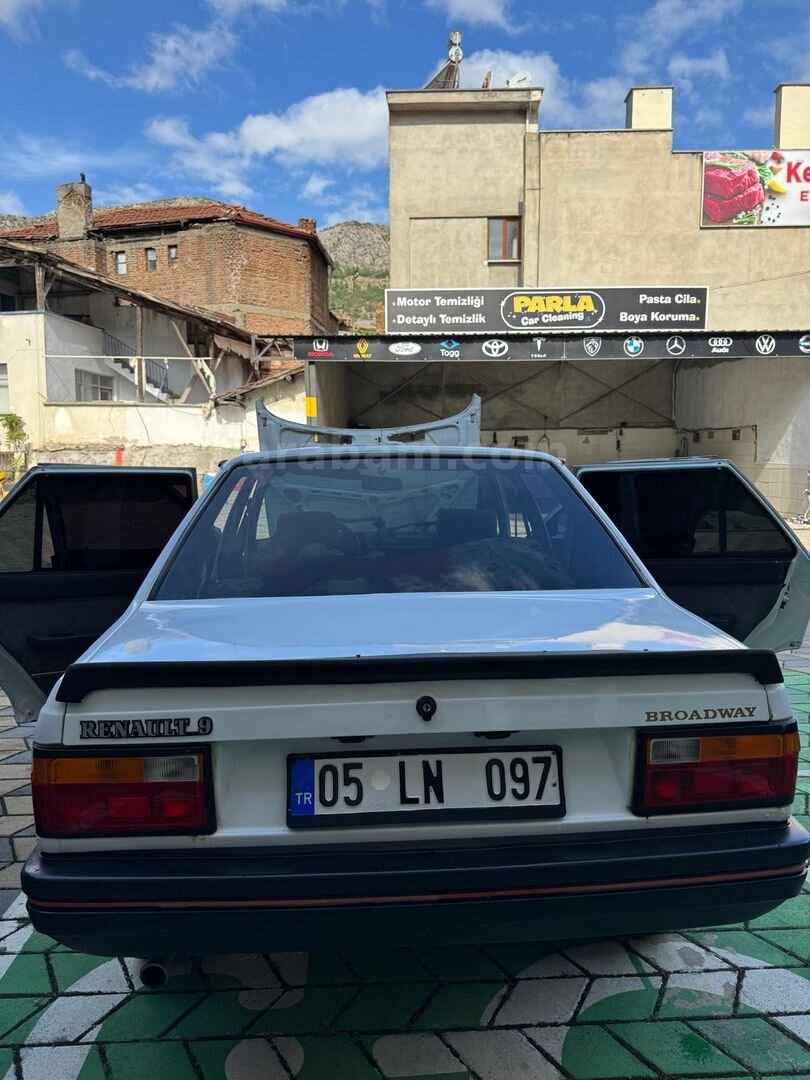 Sahibinden Renault R 9 1.4 Broadway 1991 Model Amasya 303.111 km Beyaz 4