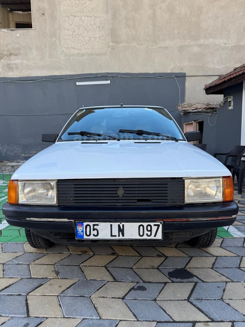 Sahibinden Renault R 9 1.4 Broadway 1991 Model Amasya 303.111 km Beyaz 1