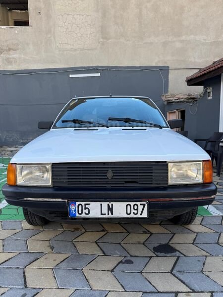 Sahibinden Renault R 9 1.4 Broadway 1991 Model Amasya 303.111 km Beyaz 1