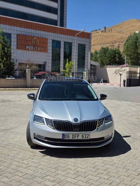 Sahibinden Skoda Octavia 1.6 TDI Style 2017 Model Bitlis 192.000 km Gri (metalik)