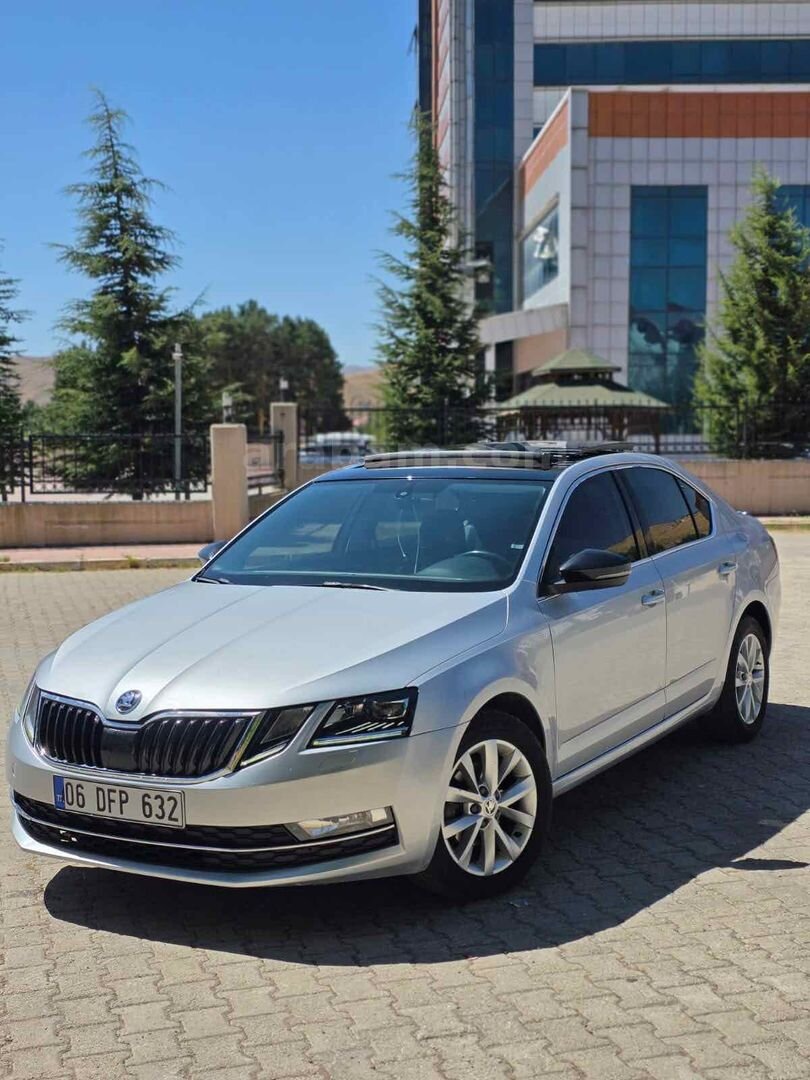 Sahibinden Skoda Octavia 1.6 TDI Style 2017 Model Bitlis 192.000 km Gri (metalik) 5