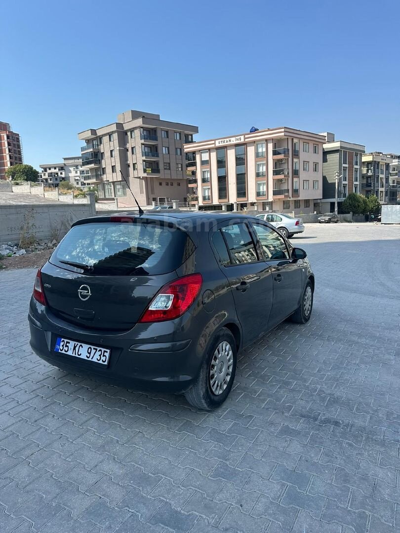 Sahibinden Opel Corsa 1.2 Twinport Essentia 2014 Model İzmir 151.000 km Gri 5