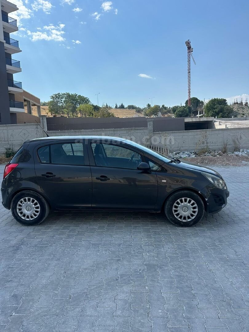 Sahibinden Opel Corsa 1.2 Twinport Essentia 2014 Model İzmir 151.000 km Gri 3