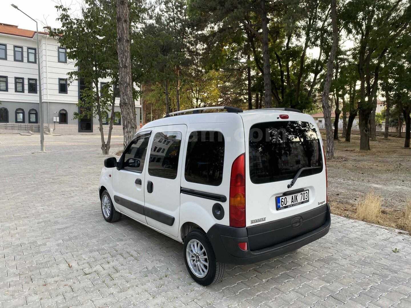HATASIZ AYARINDA - SADECE 1.5 LOKAL BOYALI / SIFIR MOTORLU KANGOO 4