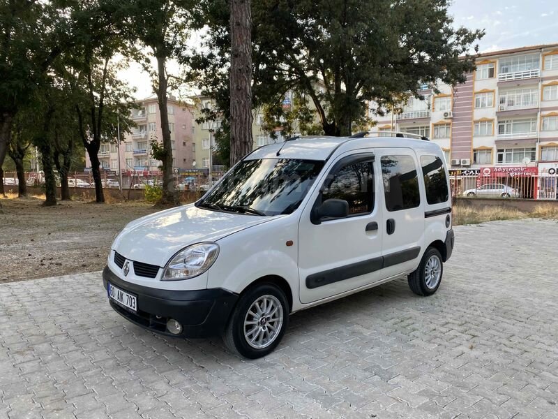 HATASIZ AYARINDA - SADECE 1.5 LOKAL BOYALI / SIFIR MOTORLU KANGOO