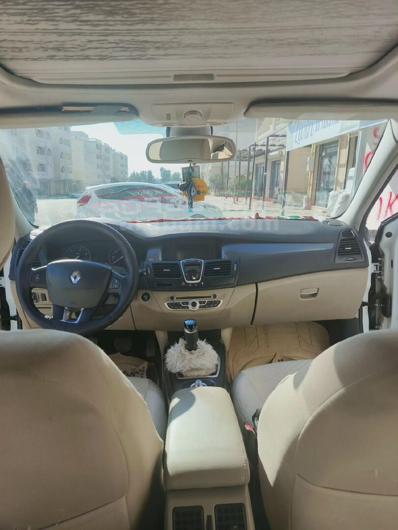 Sahibinden Renault Laguna 1.5 dCi Executive 2010 Model Mardin 267.000 km Beyaz 2
