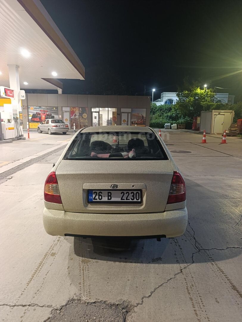 Sahibinden Hyundai Accent 1.5 1.5i GLS 2002 Model Bursa 229.555 km Sarı 4