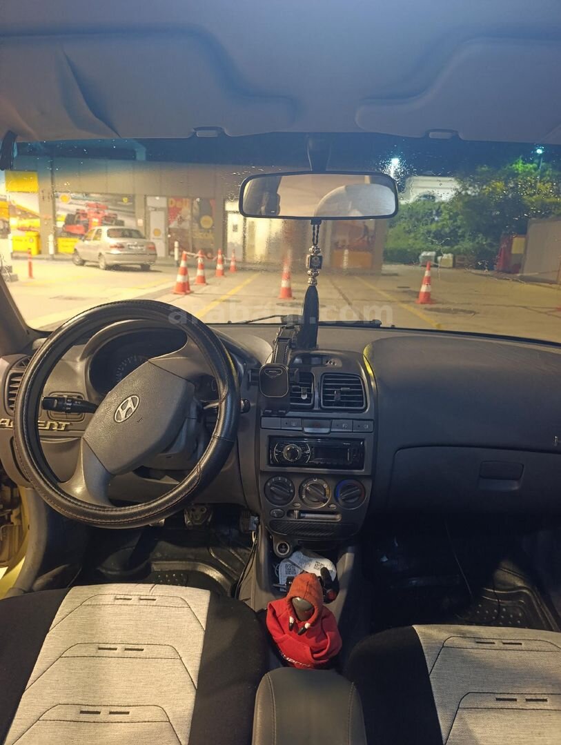 Sahibinden Hyundai Accent 1.5 1.5i GLS 2002 Model Bursa 229.555 km Sarı 7