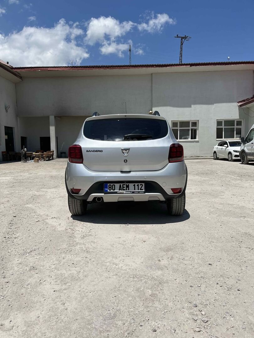 Sahibinden Dacia Sandero 1.5 dCi Stepway 2017 Model Hakkari 183.000 km Gri 3
