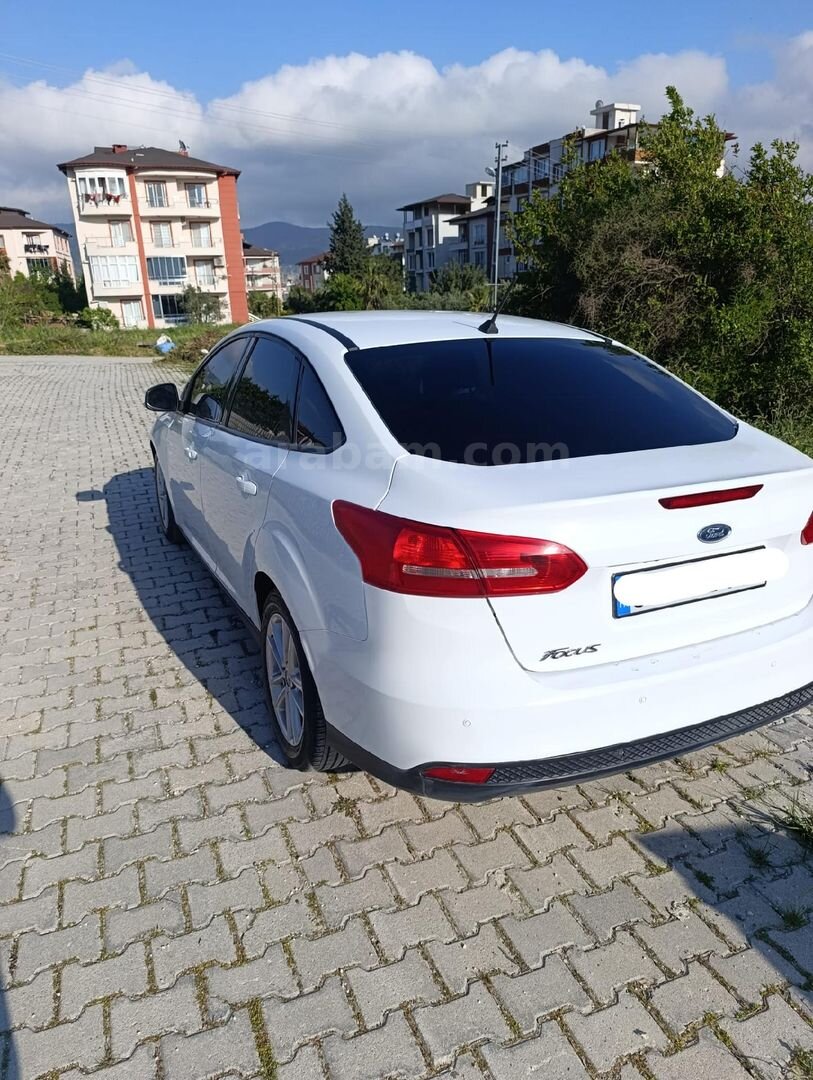 Sahibinden Ford Focus 1.5 TDCi Trend X 2017 Model Hatay 146.000 km Beyaz 5